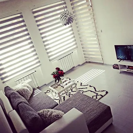 아파트 Apartman Viktor 페일